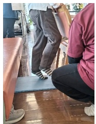 右足上げて、左足踵が上がりだす