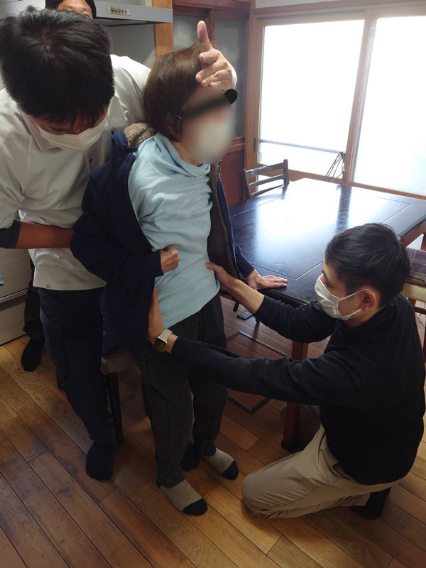 自宅で行った症例検討の取り組み。浴槽をまたいでお風呂に入るために。